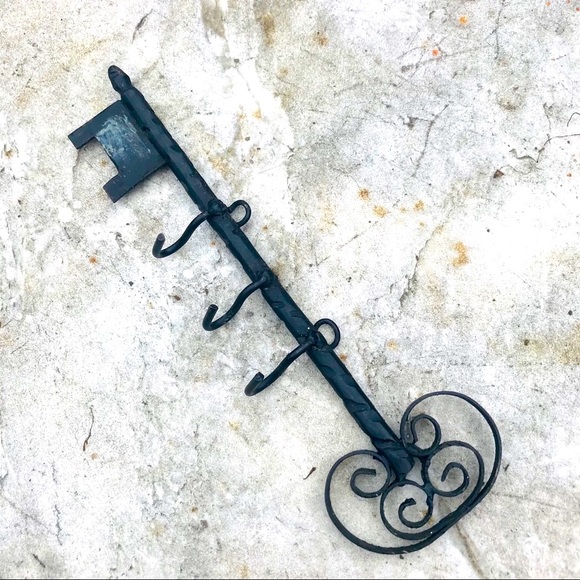 Vintage BLACK KEY RACK in hammered metal with 3 key hooks Handcrafted - Picture 4 of 7